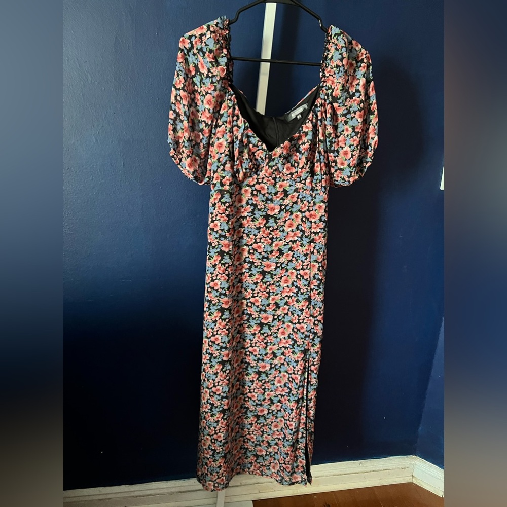 Missguided Floral summer Dress. Size 10 fully lined.